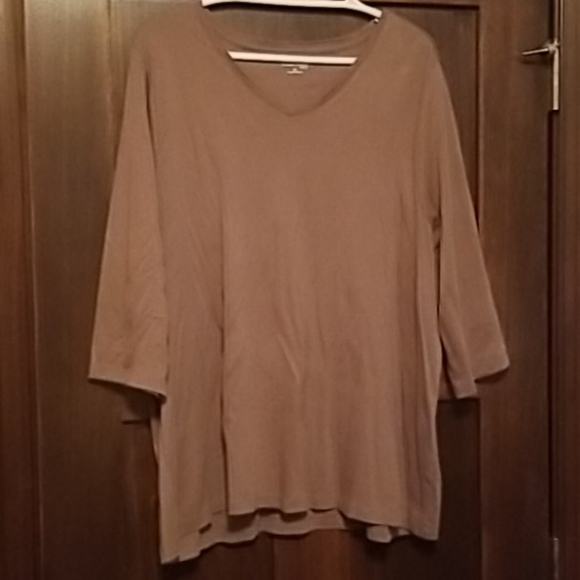 Tops - Picture 4 of 4